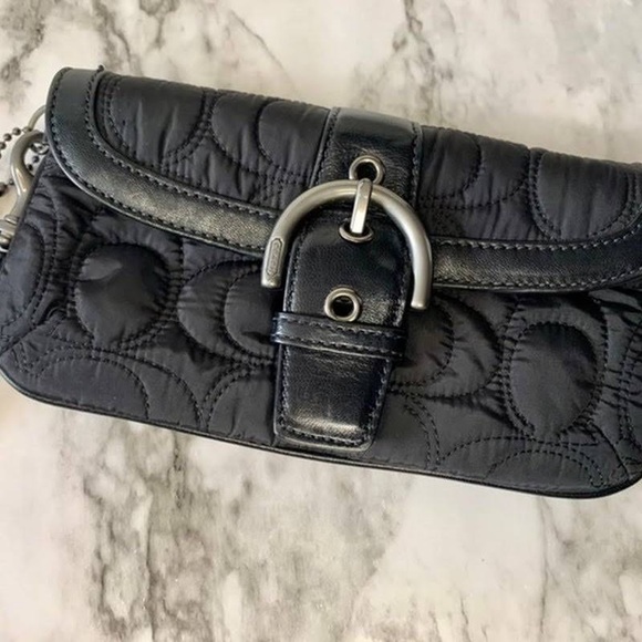 Coach black quilted wristlet - Picture 1 of 3